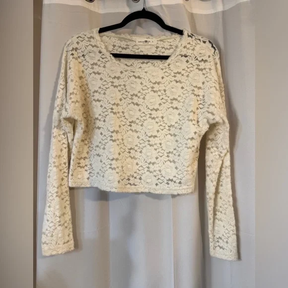 Natural Life Cream Lace Cropped Top – Size S - Picture 2 of 8